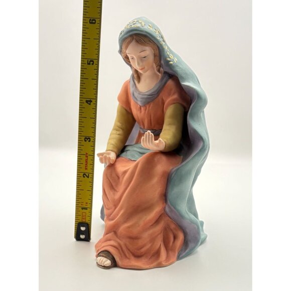 Kirkland Nativity Virgin Mary Kneeling Figurine Porcelain Replacement 75177 - Picture 3 of 9